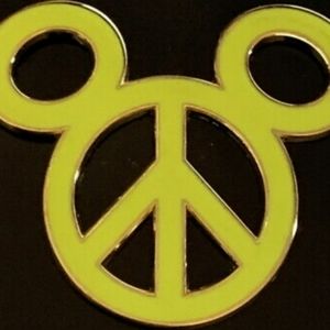 WDW Walt Disney World 2008 Mickey Mouse Pin